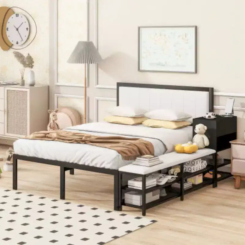 Cama de plataforma matrimonial de metal con estantes de almacenamiento de dos niveles y gabinete de almacenamiento de madera